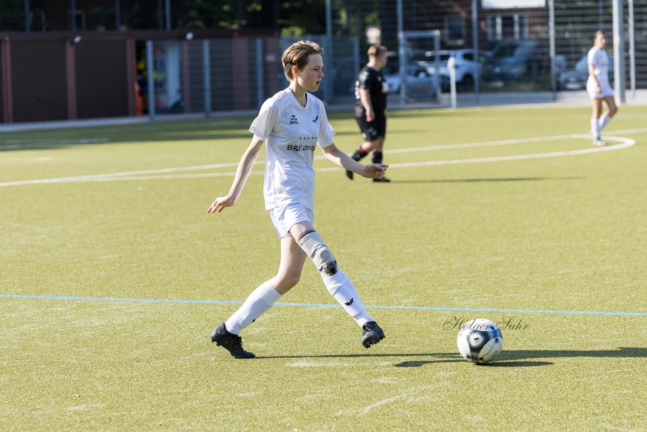 Bild 296 - wBJ Alstertal-Langenhorn - SV Henstedt-Ulzburg : Ergebnis: 4:1